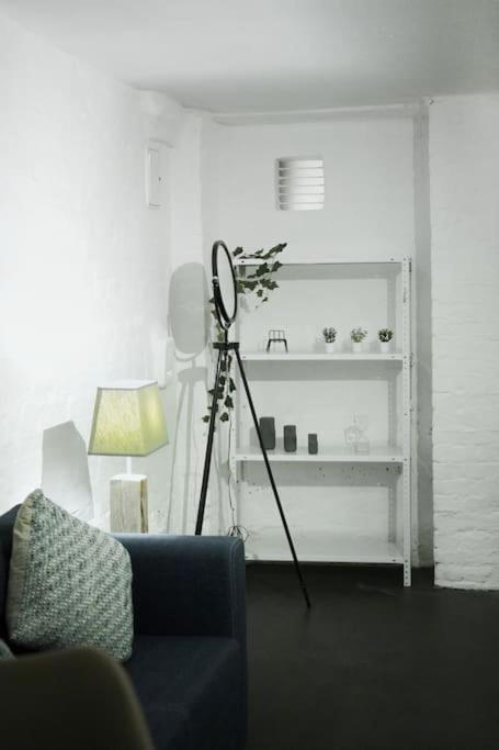 Central, Cozy & Beautiful Designed 2-Rooms Apt. Near River Berlin Dış mekan fotoğraf